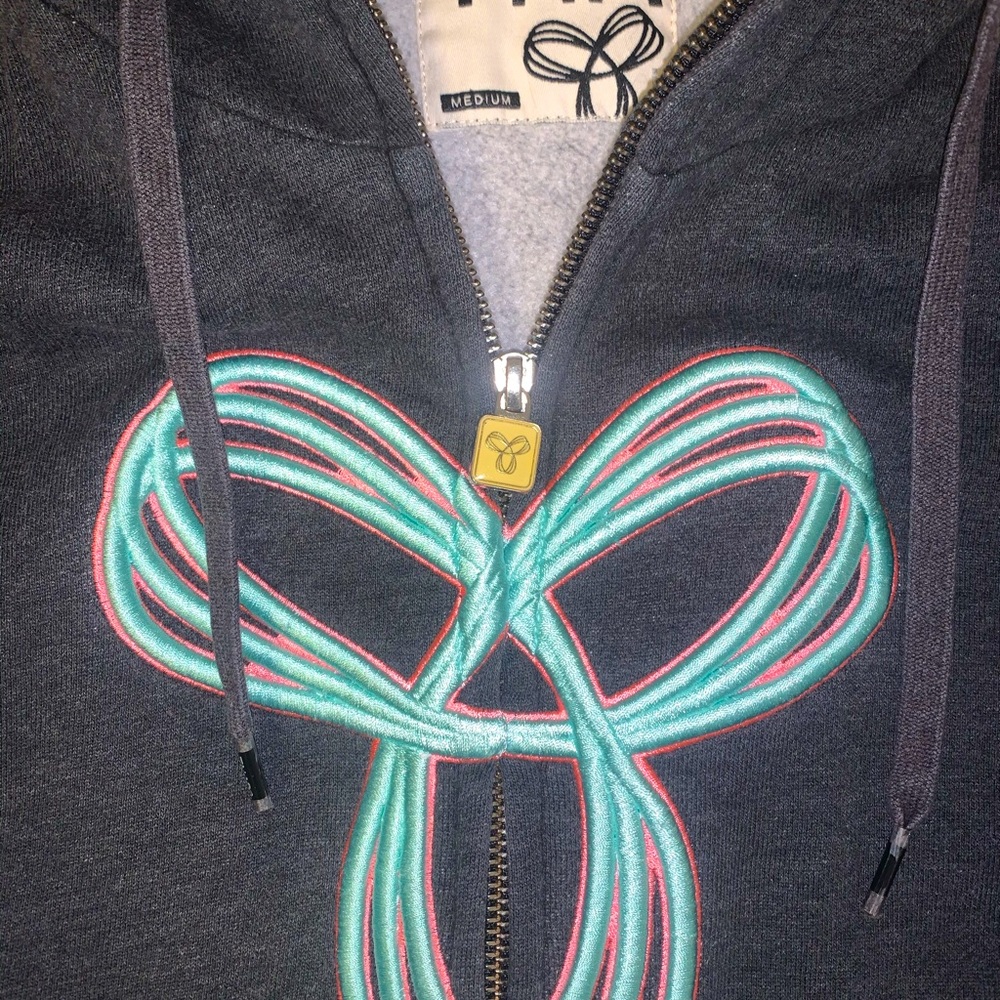 Aritiza TNA sweater